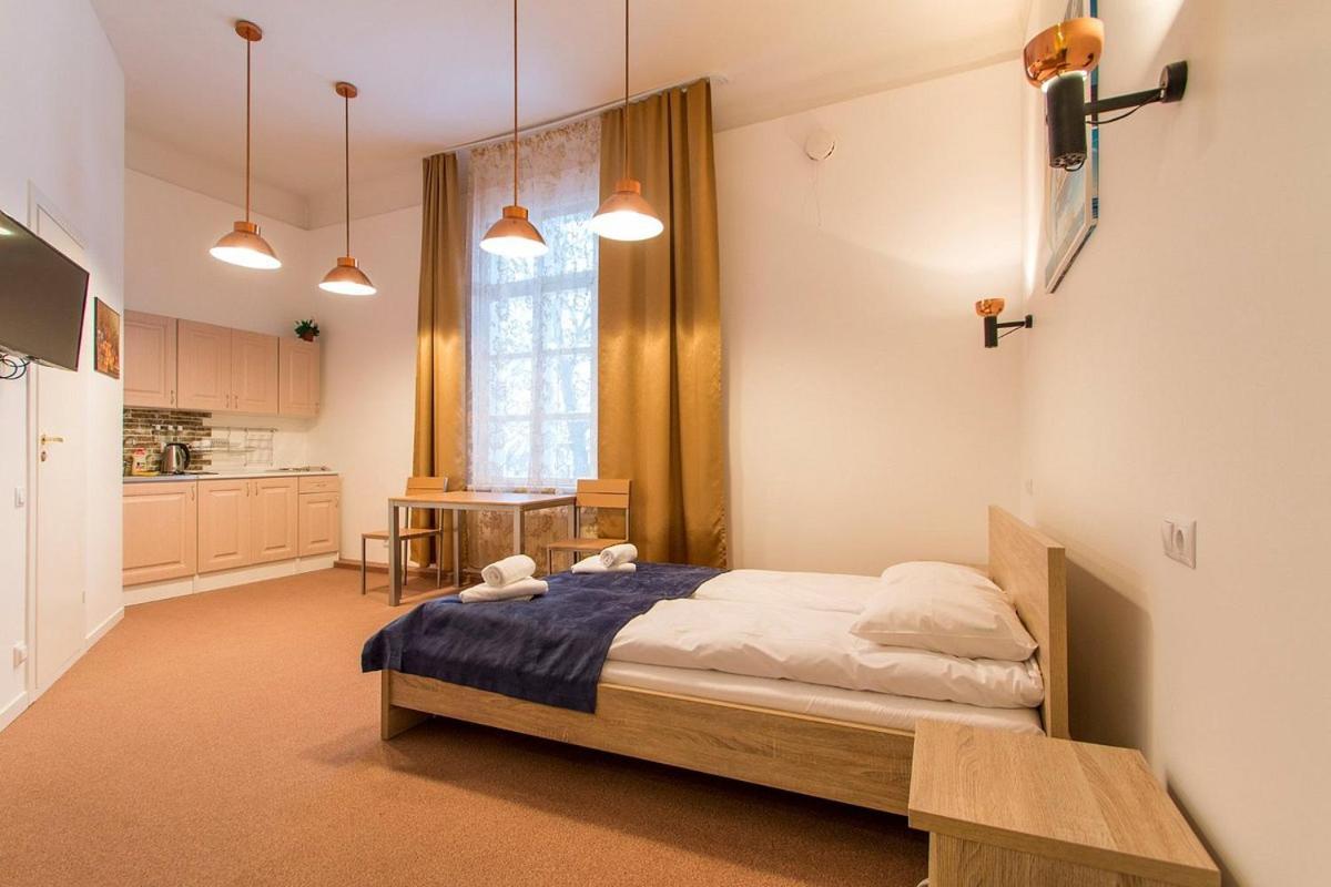 Aquamarine Hotel - Lauluvaeljak ทาลลินน์ ภายนอก รูปภาพ